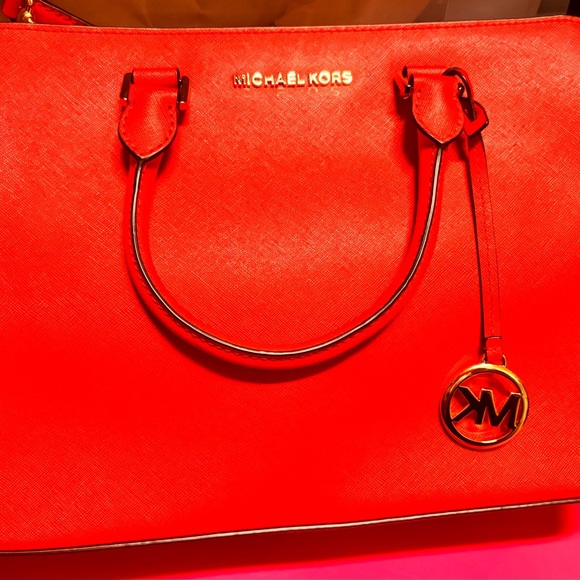 Michael Kors Vibrant Red Bag - Picture 3 of 15